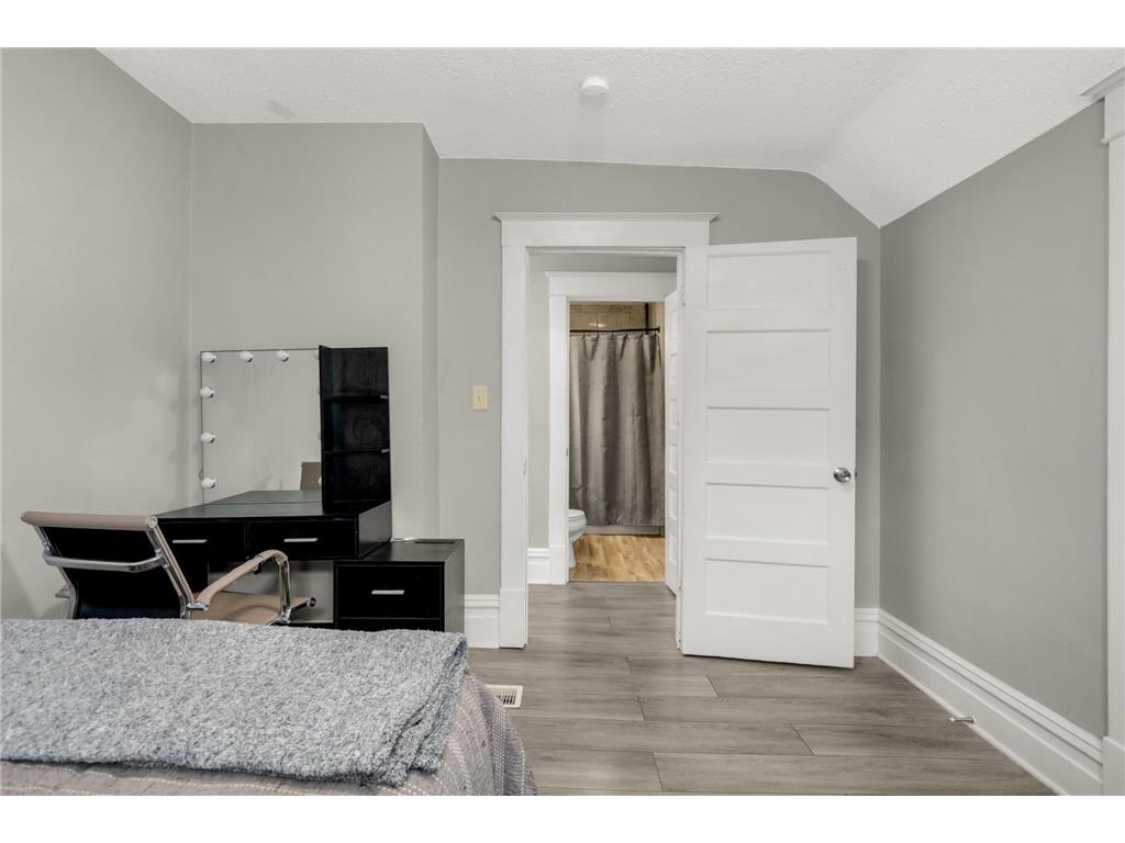 1329 Newton Avenue N Minneapolis MN 55411 7053659 image20