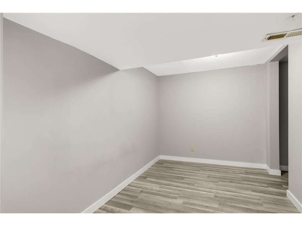 1329 Newton Avenue N Minneapolis MN 55411 7053659 image24