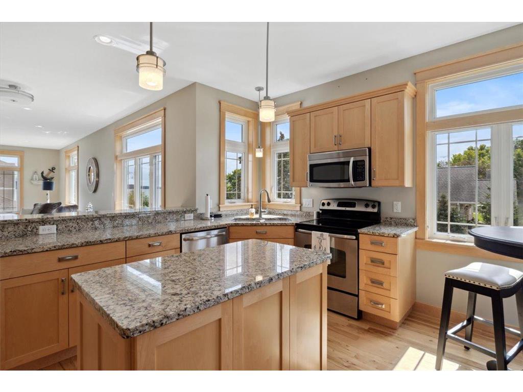 1329 S Oak Street Lake City MN 55041 - Mississippi 7049647 image12