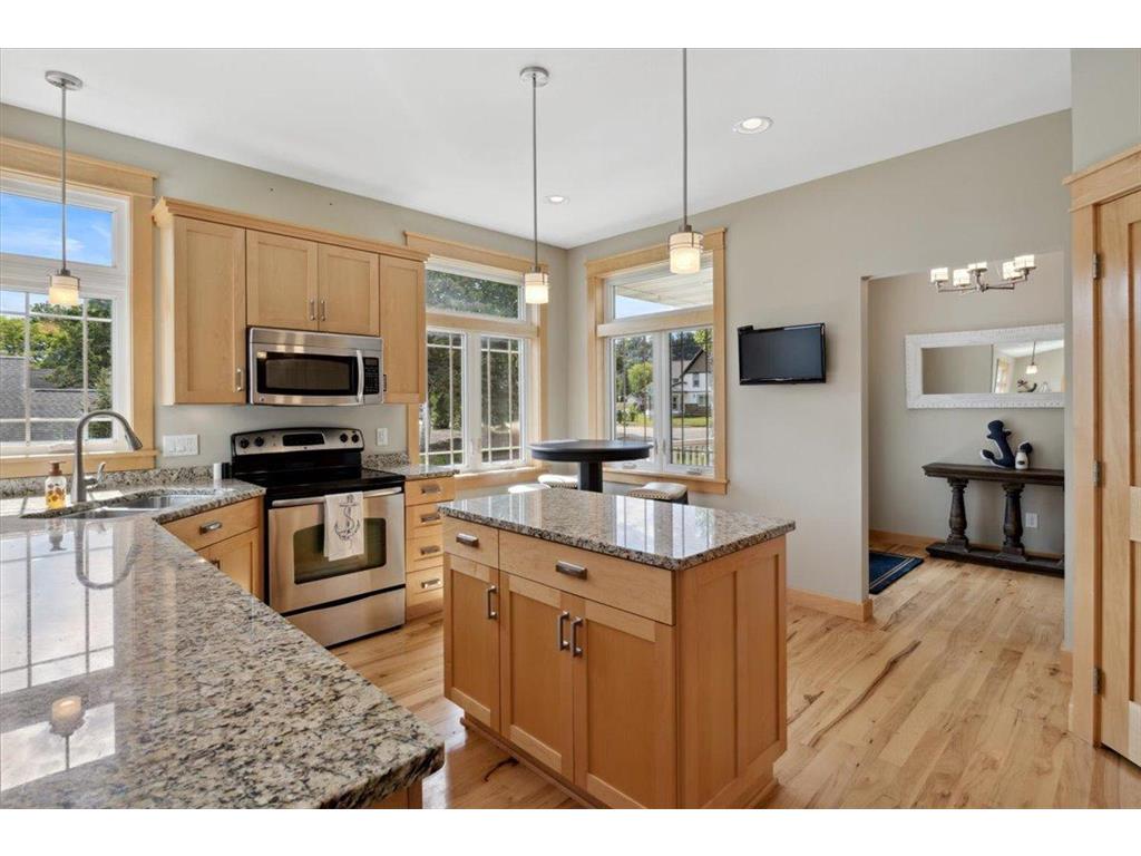 1329 S Oak Street Lake City MN 55041 - Mississippi 7049647 image13