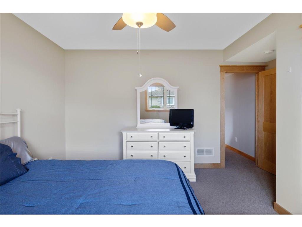 1329 S Oak Street Lake City MN 55041 - Mississippi 7049647 image54