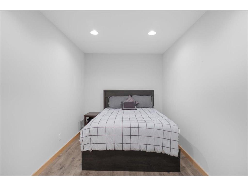 1329 S Oak Street Lake City MN 55041 - Mississippi 7049647 image58