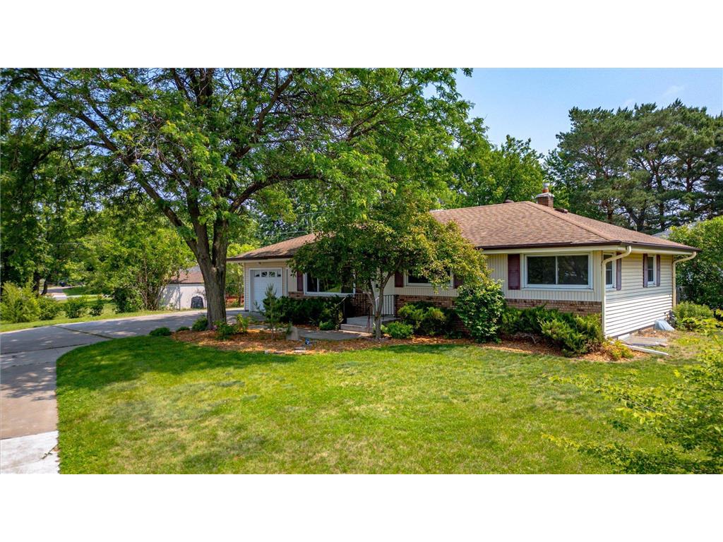 133 Martin Way Vadnais Heights MN 55127 6736158 image1