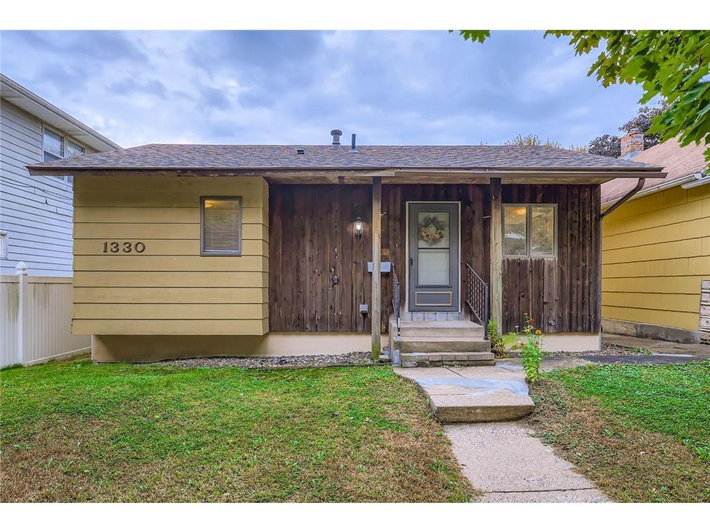 1330 4th Street E Saint Paul MN 55106 6807410 image1