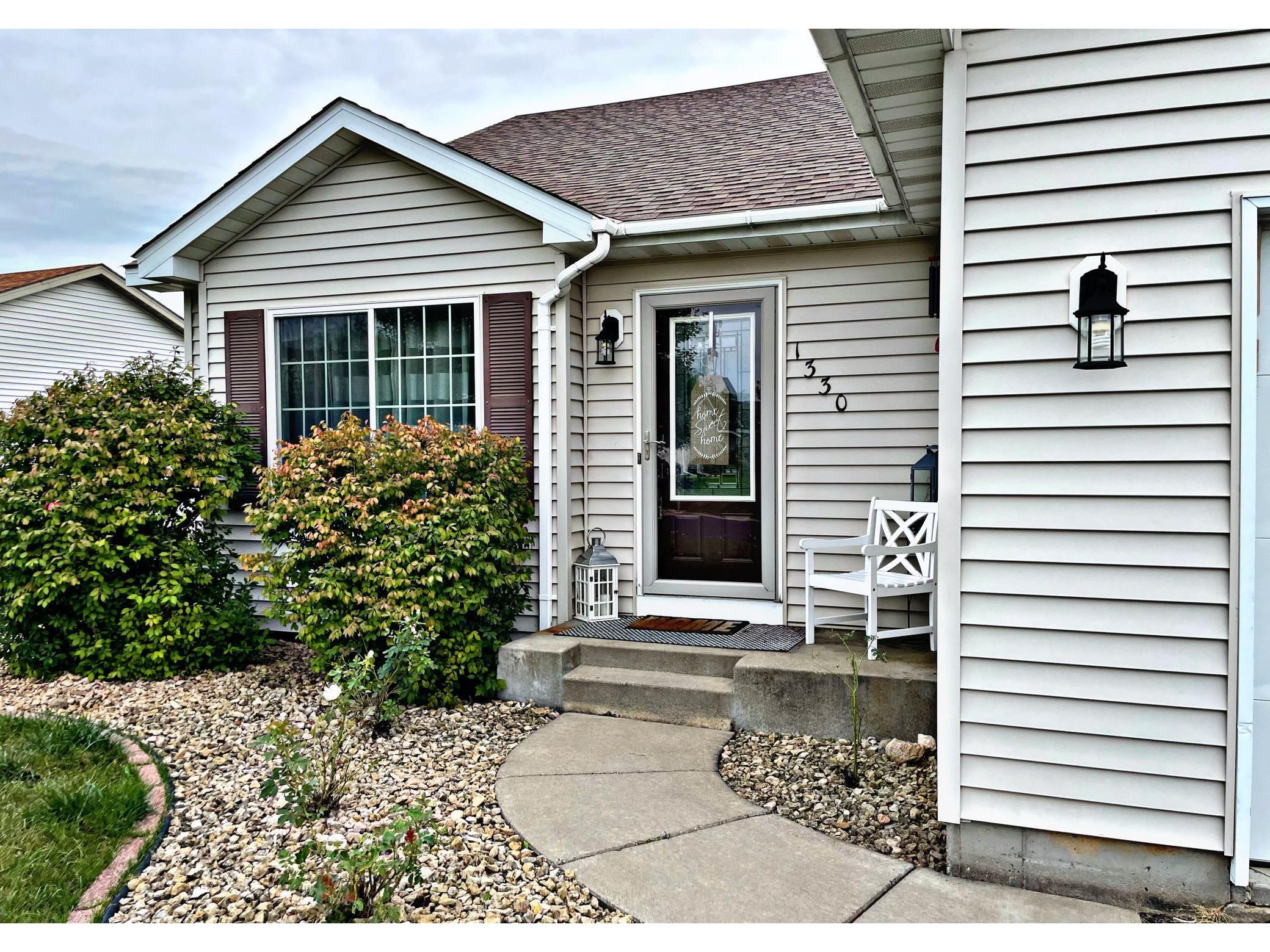 1330 Hunter Hill Drive, Hammond, WI 54015 MLS 6075974 Edina Realty