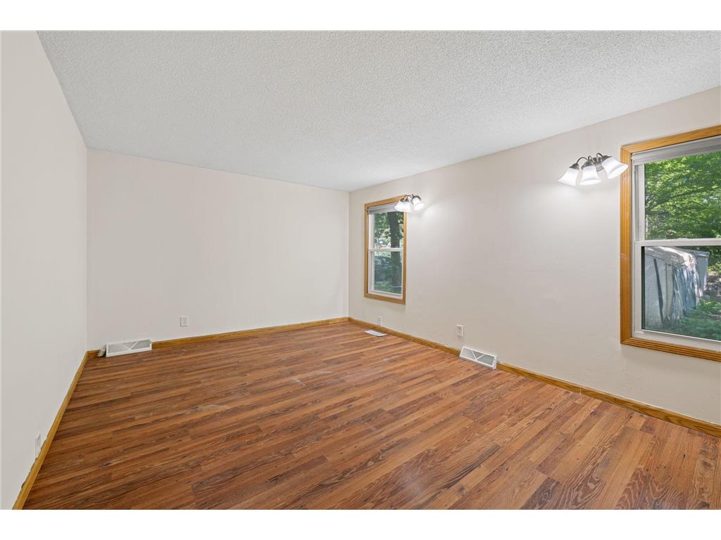 1331 4th Street E Saint Paul MN 55106 7089759 image14