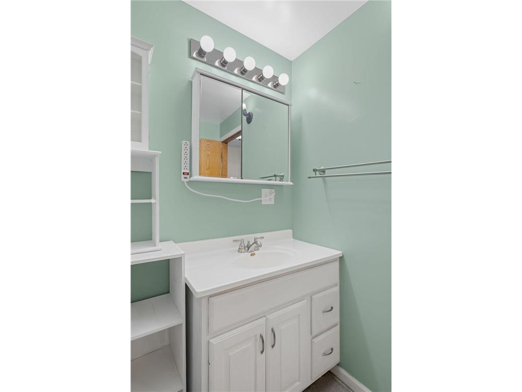 1331 4th Street E Saint Paul MN 55106 7089759 image18