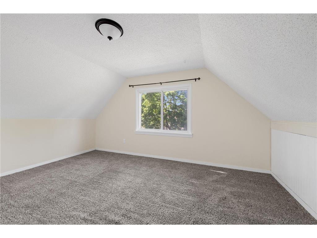 1331 4th Street E Saint Paul MN 55106 7089759 image21