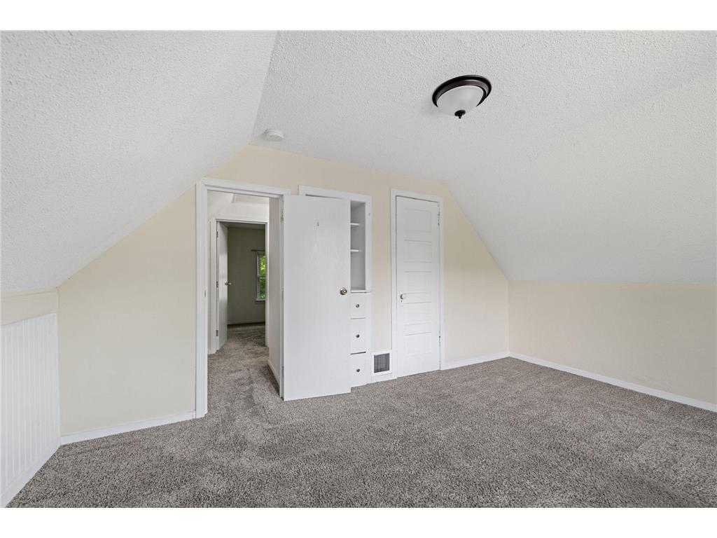 1331 4th Street E Saint Paul MN 55106 7089759 image22