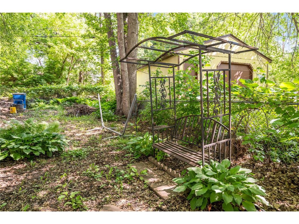 1331 4th Street E Saint Paul MN 55106 7089759 image23