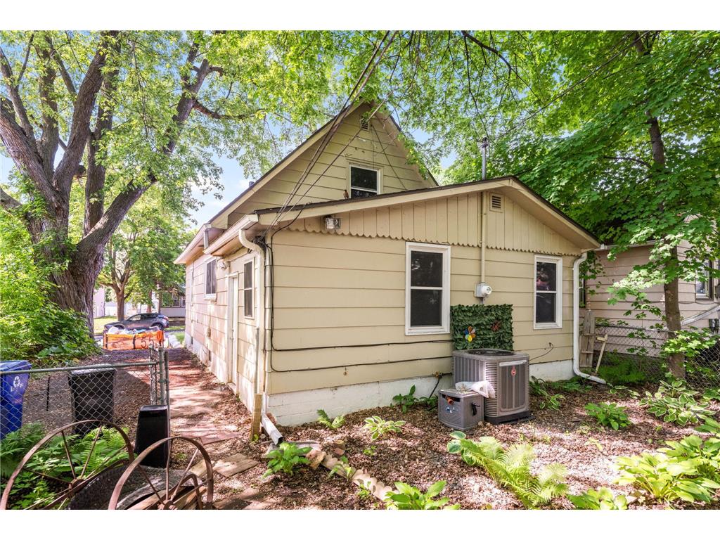 1331 4th Street E Saint Paul MN 55106 7089759 image25