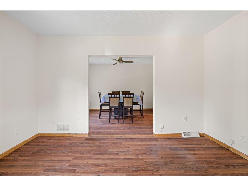 1331 4th Street E Saint Paul MN 55106 7089759 image8