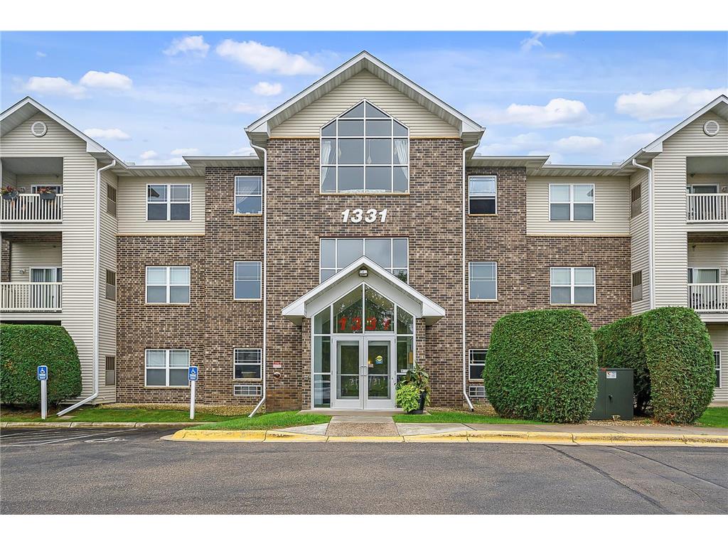 1331 Lake Drive W #A306 Chanhassen MN 55317 6445603 image1