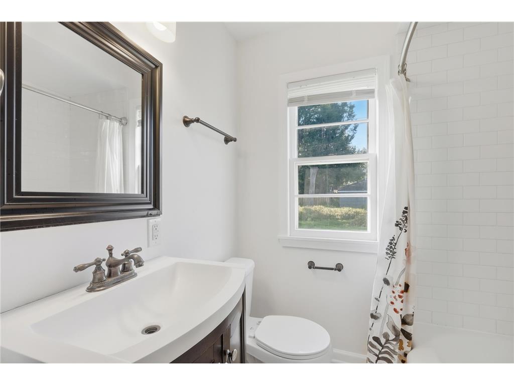 1331 Murray Street Saint Paul MN 55116 6799483 image17