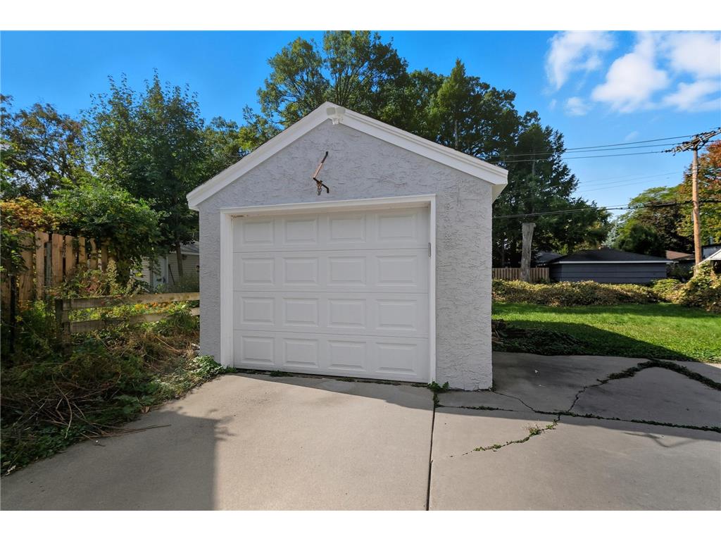 1331 Murray Street Saint Paul MN 55116 6799483 image24