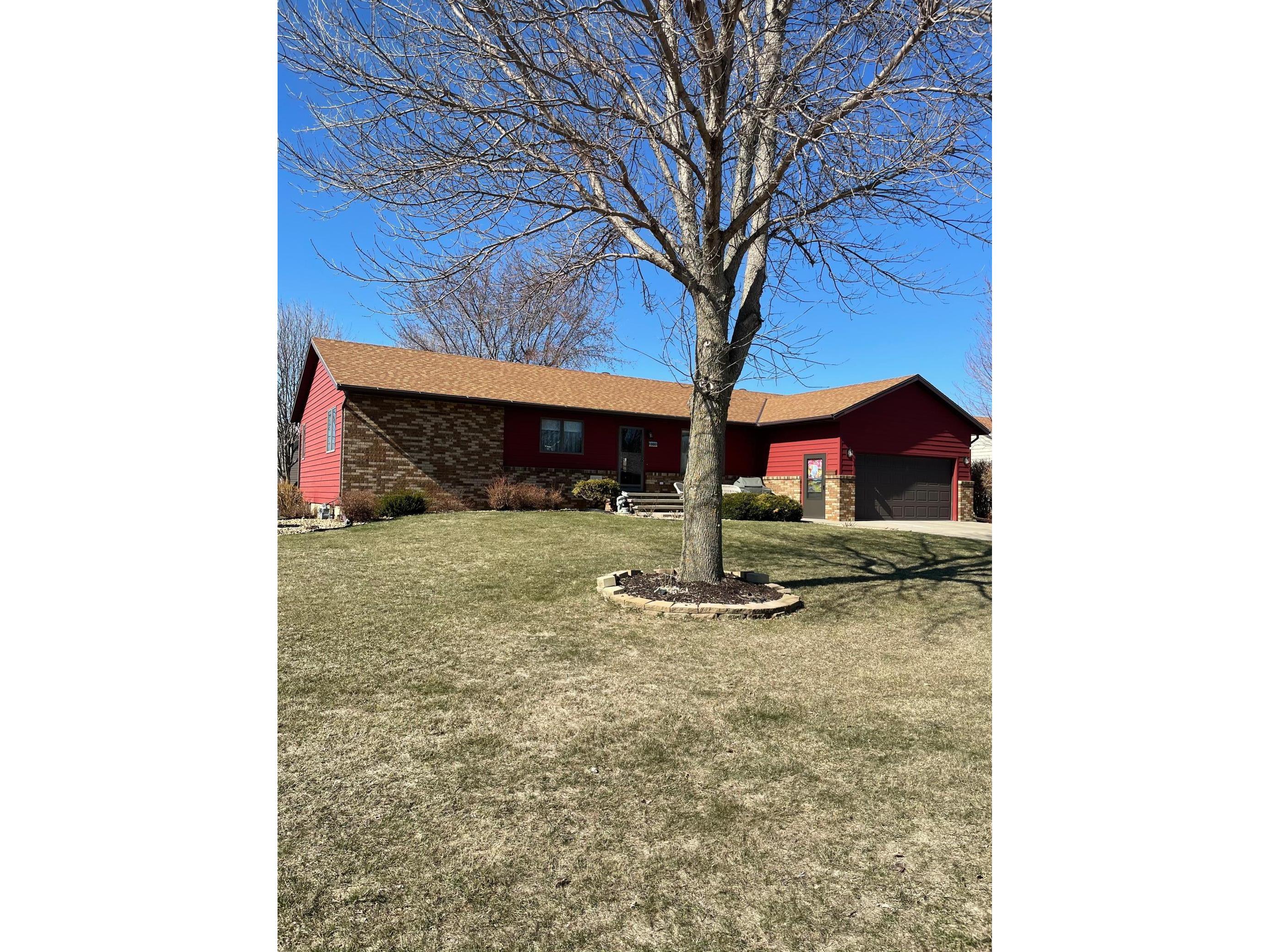 1331 Schaap Drive, Worthington, MN 56187 MLS 5724753 Edina Realty