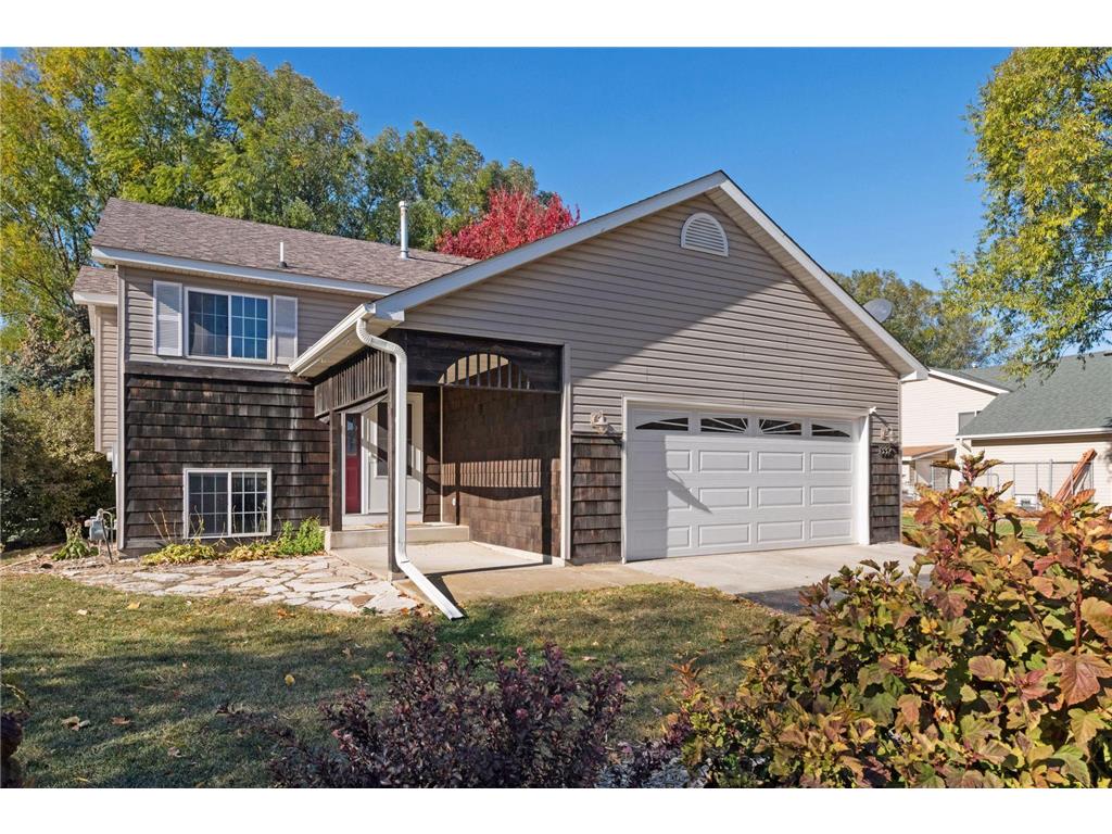 1332 Creekside Drive Waconia MN 55387 6270160 image1