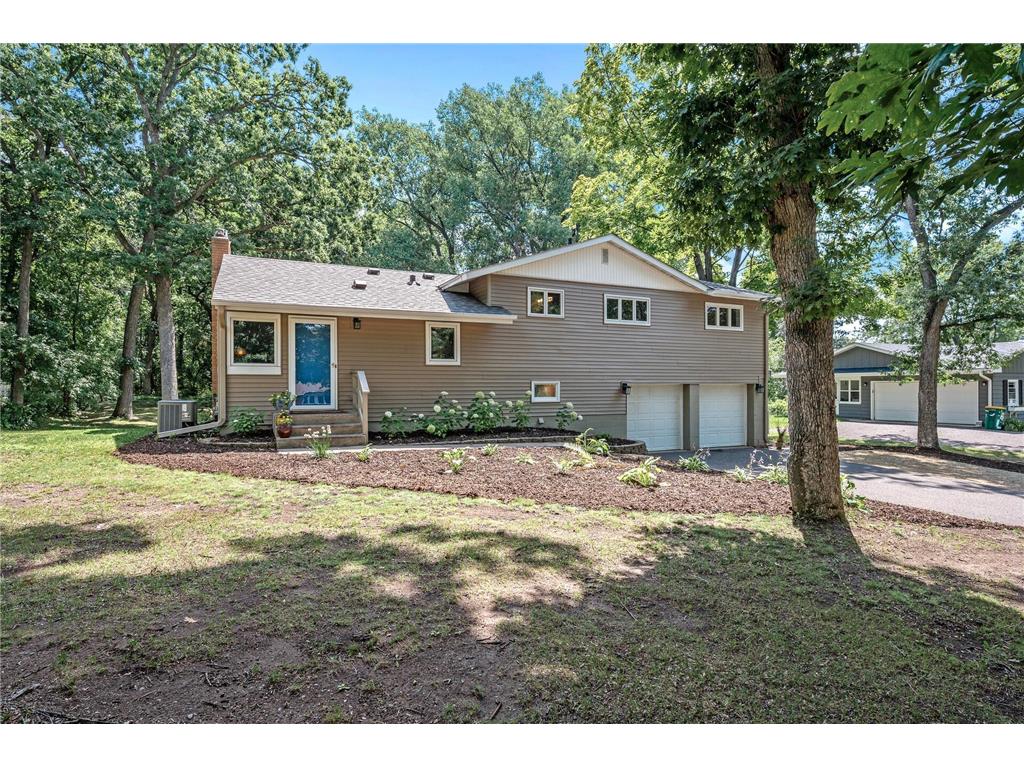 1332 Hallam Avenue N Mahtomedi MN 55115 6409190 image1
