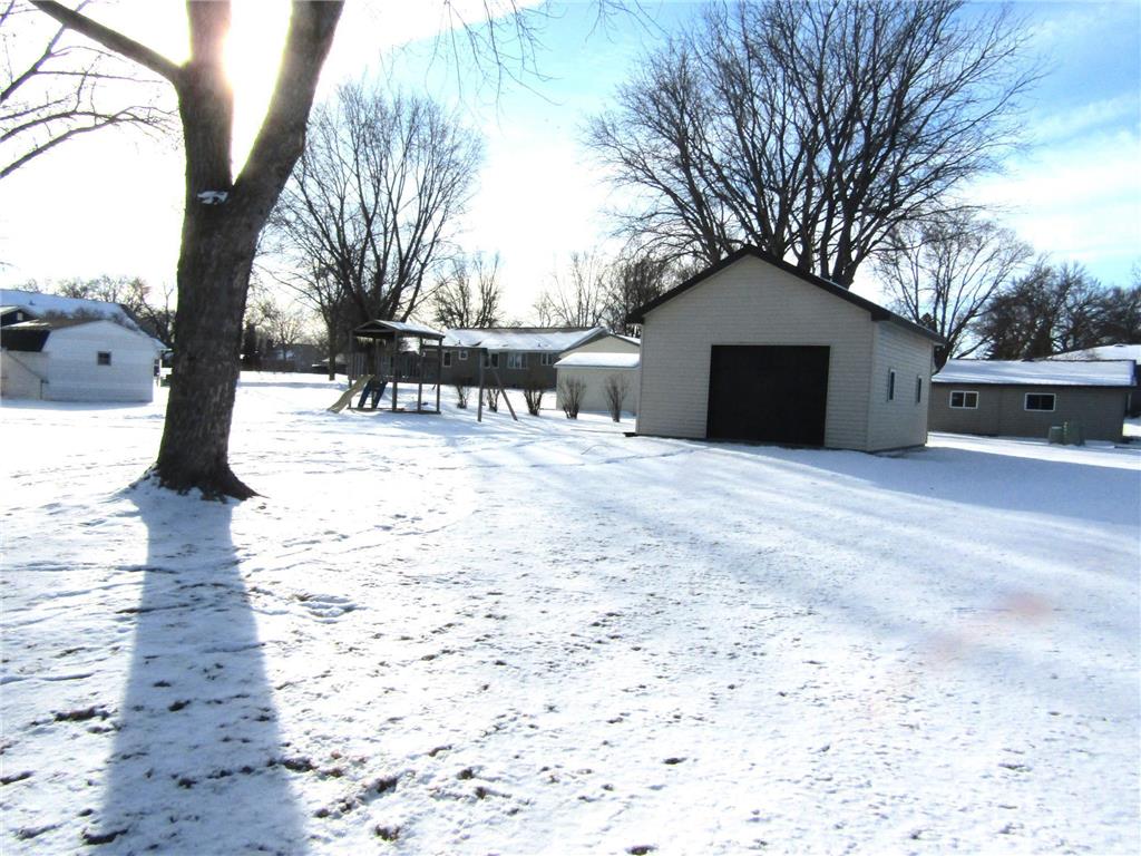 1333 Walnut Street Dawson MN 56232 7029354 image4