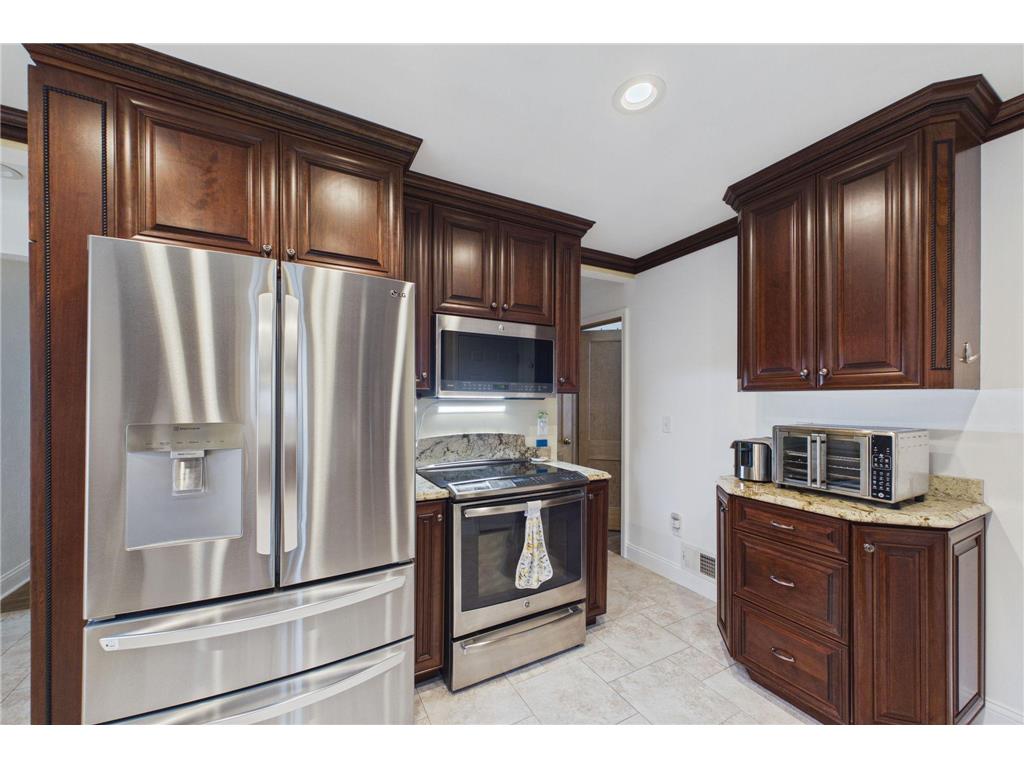 1334 Dunham Street Albert Lea MN 56007 7096460 image3