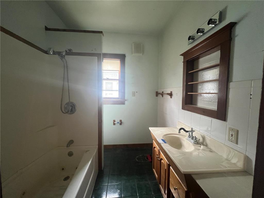 1334 Jackson Street La Crosse WI 54601 7056109 image15