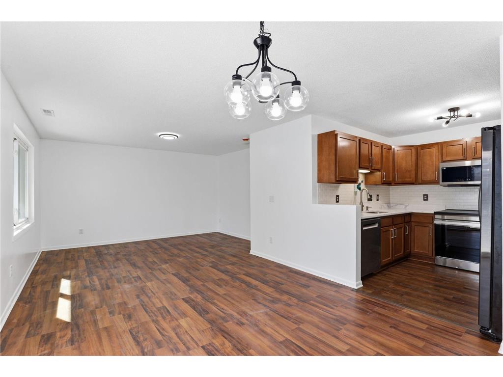 13351 Court Place Burnsville MN 55337 7072360 image2