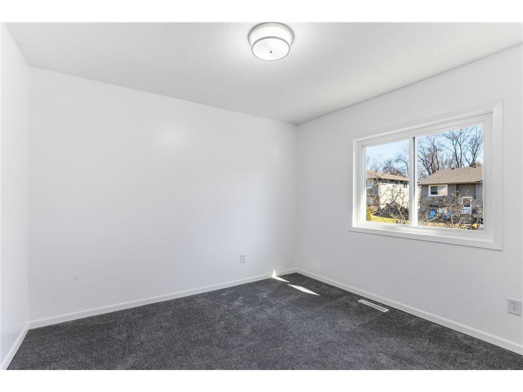 13351 Court Place Burnsville MN 55337 7072360 image24