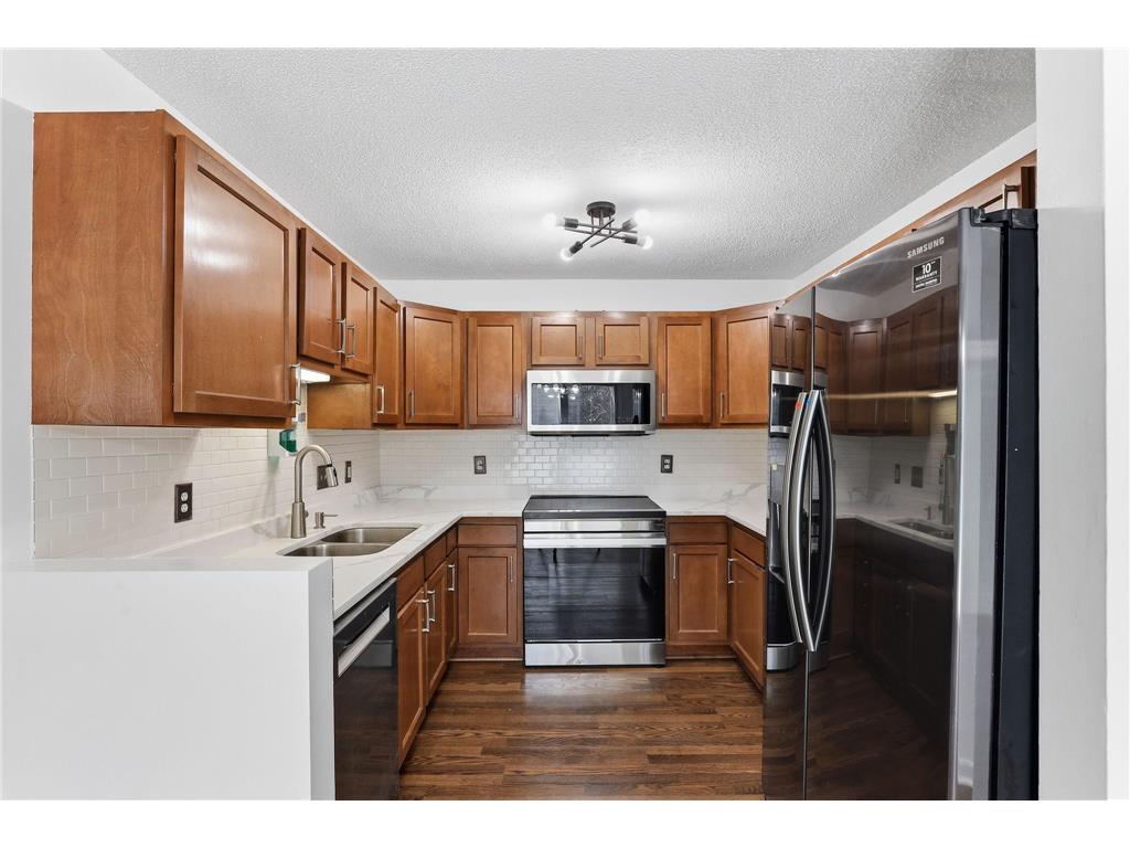 13351 Court Place Burnsville MN 55337 7072360 image8