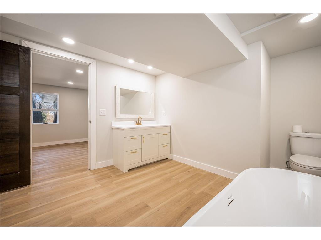 1336 Lucia Avenue Fairmont MN 56031 - George Lake 7008530 image28