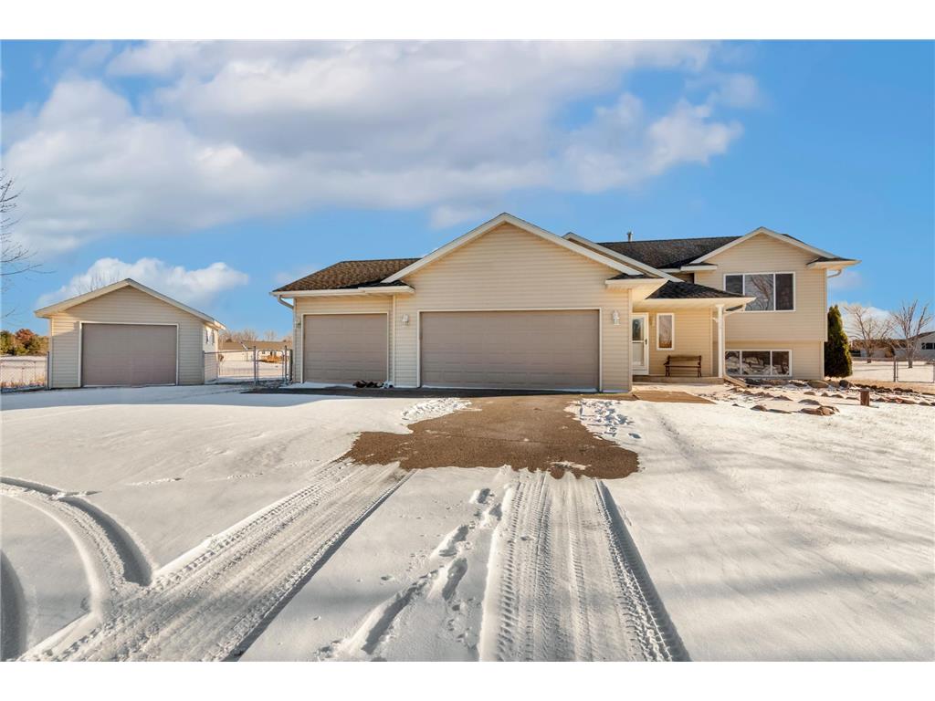 1339 216th Avenue New Richmond WI 54017 6477107 image1