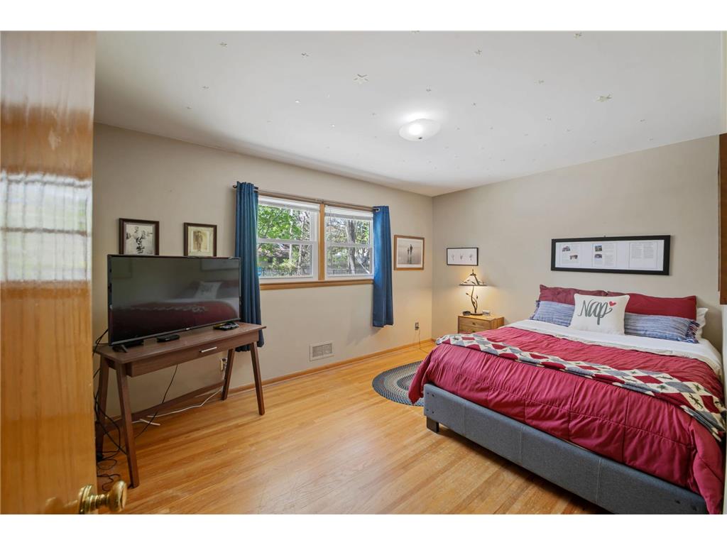 1339 Manomin Avenue West Saint Paul MN 55118 7072785 image7