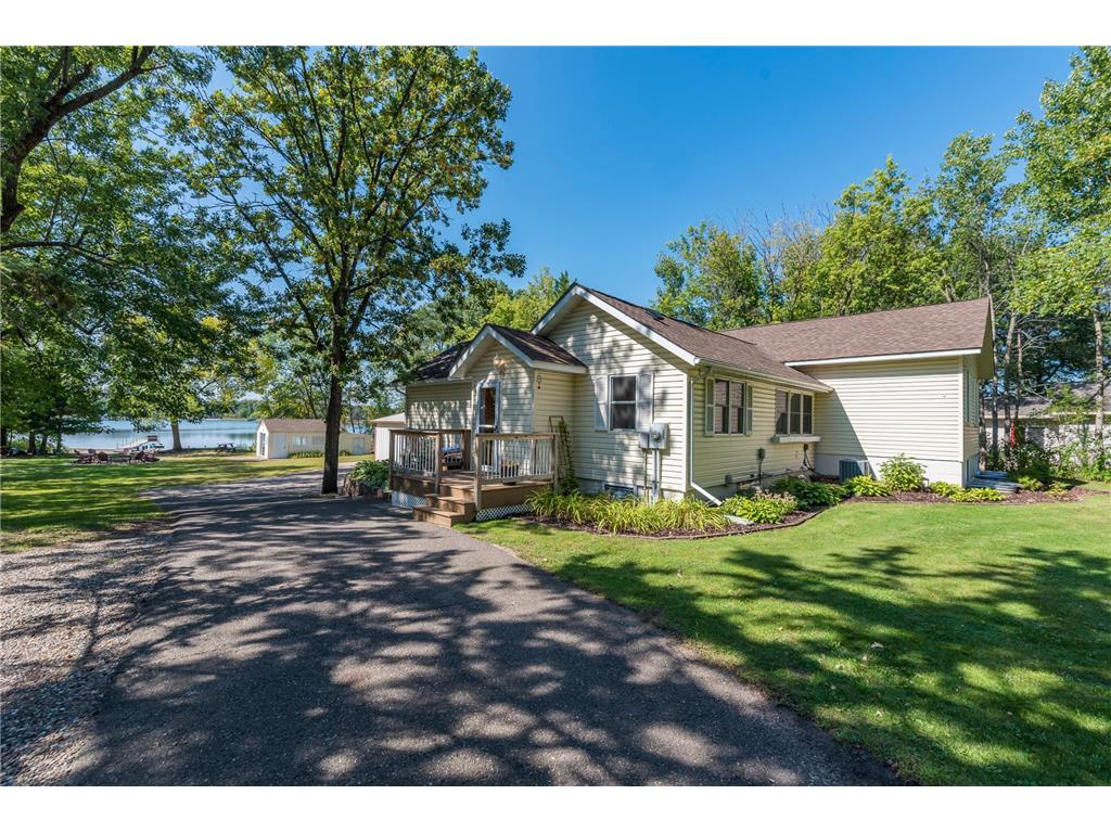 13395 Maplewood Drive Baxter MN 56425 - White Sand 6782435 image1