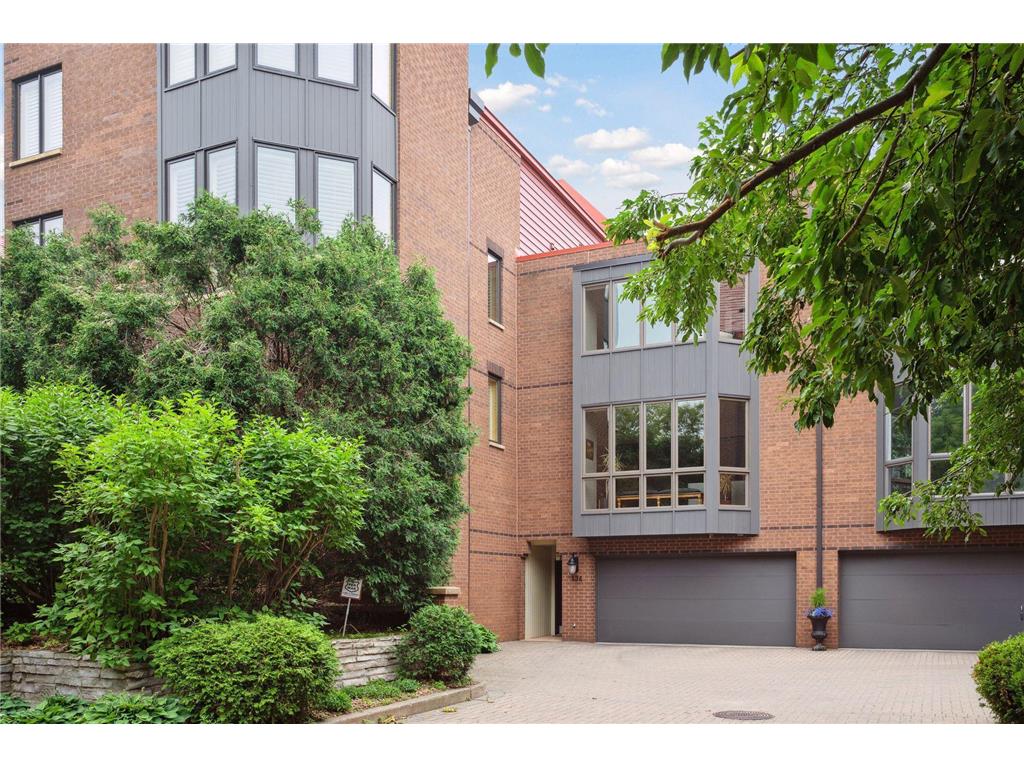 134 Groveland Terrace Minneapolis MN 55403 6400984 image1