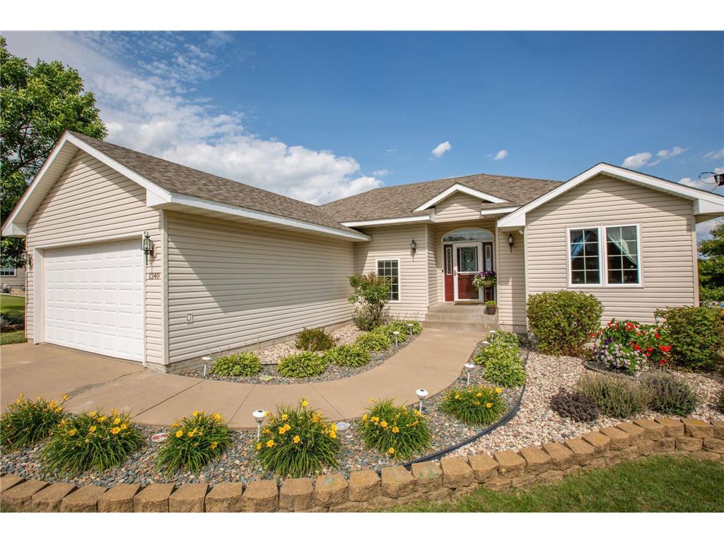 1340 Alton Lane, Hammond, WI, 54015 MLS 6399605 Edina Realty