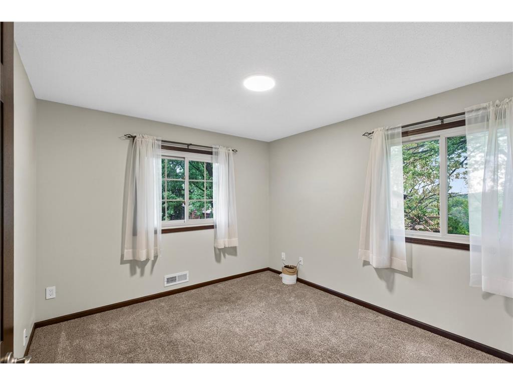 1340 Balsam Street E Eagan MN 55123 7007073 image19