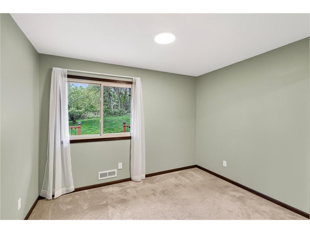 1340 Balsam Street E Eagan MN 55123 7007073 image21