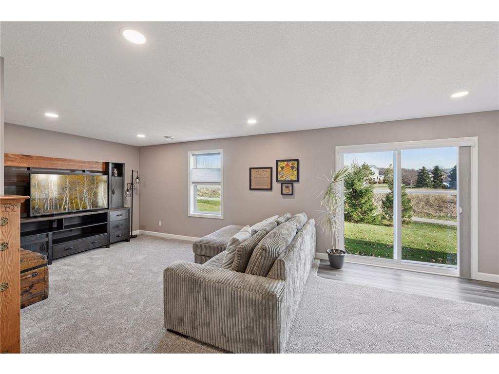 1340 Chestnut Circle Carver MN 55315 6820458 image32