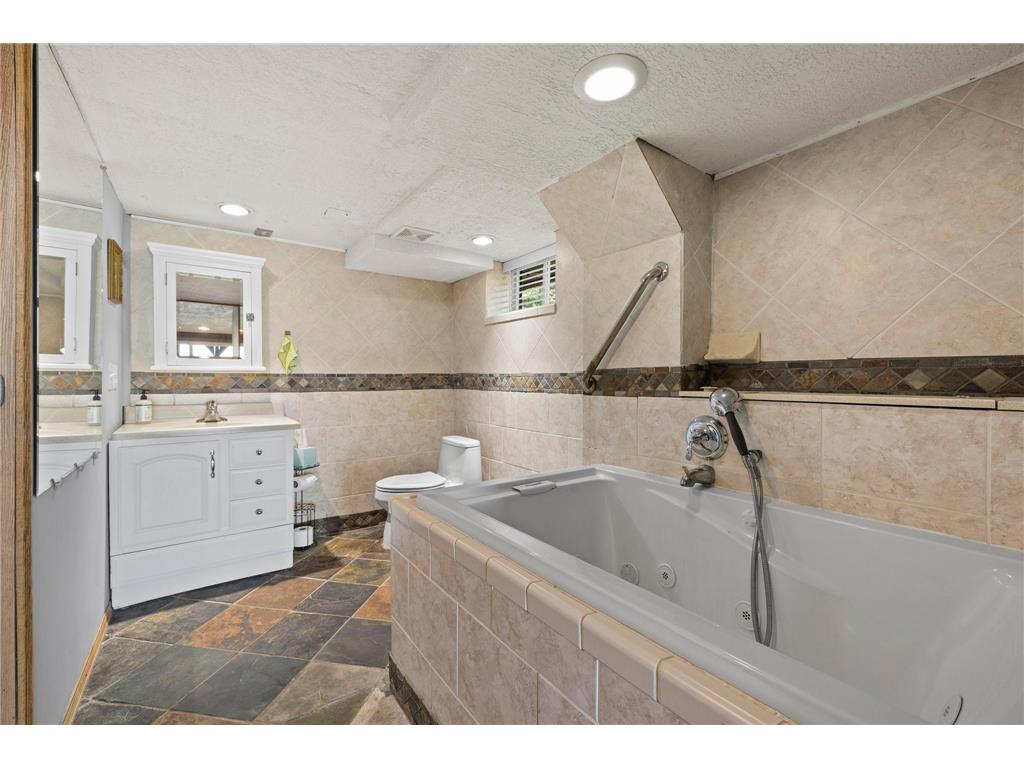 1340 Rest Point Lane Orono MN 55364 - Lake Minnetonka 7072441 image33