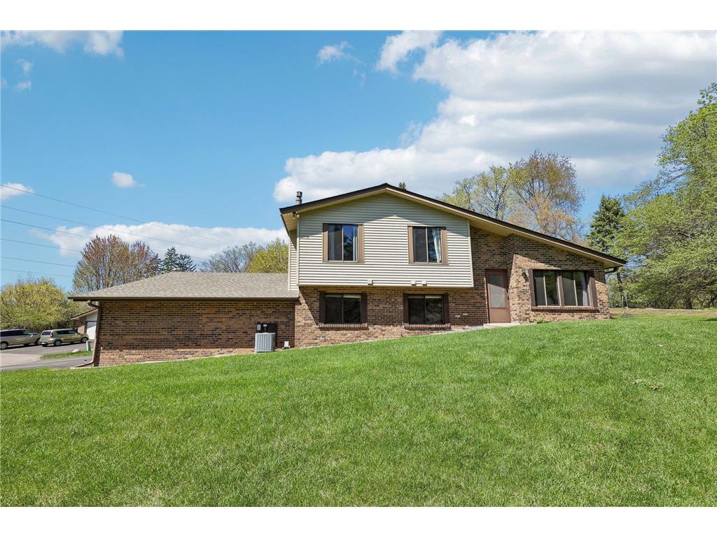 13400 Pepperwood Circle Minnetonka MN 55305 7105180 image3