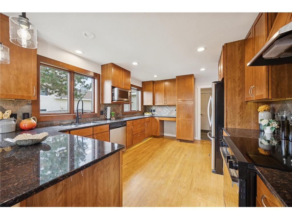 13409 Parkwood Drive Burnsville MN 55337 6813623 image14