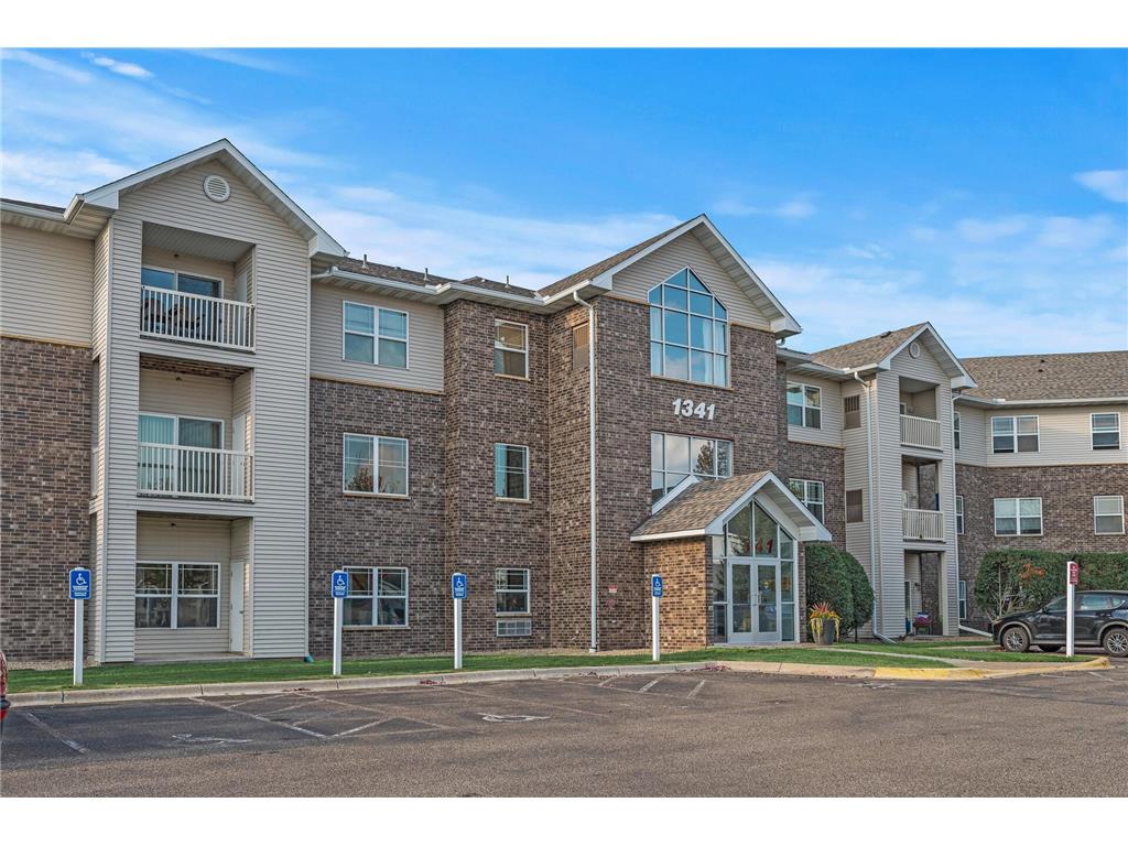 1341 Lake Drive W #B105 Chanhassen MN 55317 6440301 image1