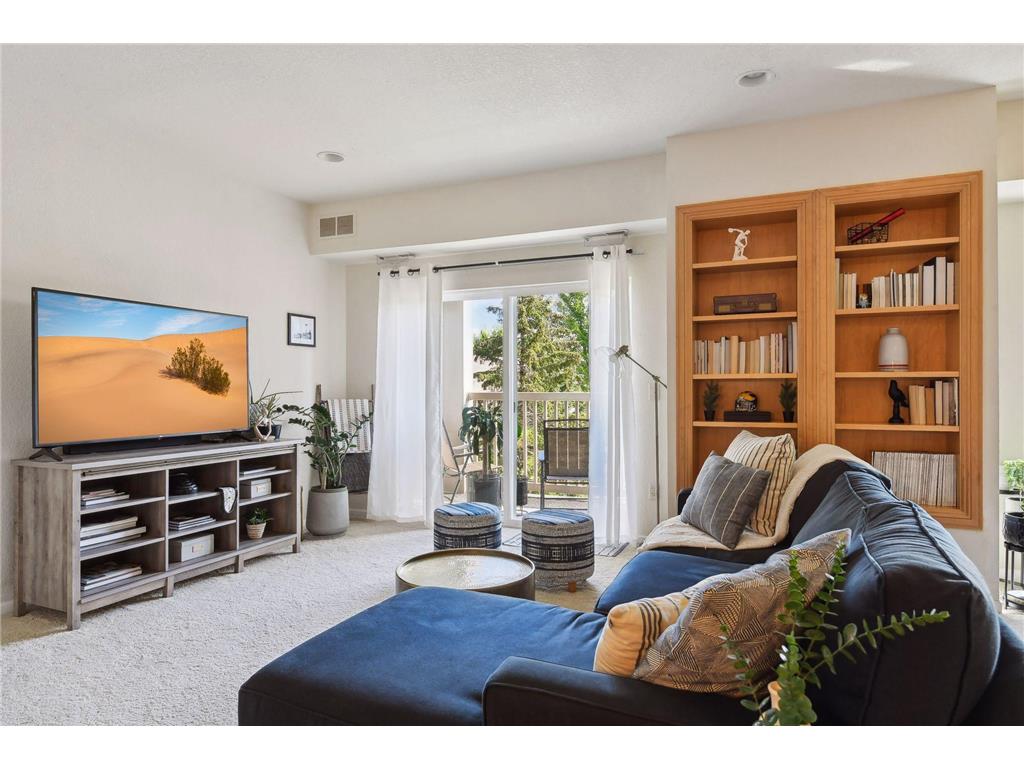 1341 Lake Drive W #B208 Chanhassen MN 55317 6583024 image1