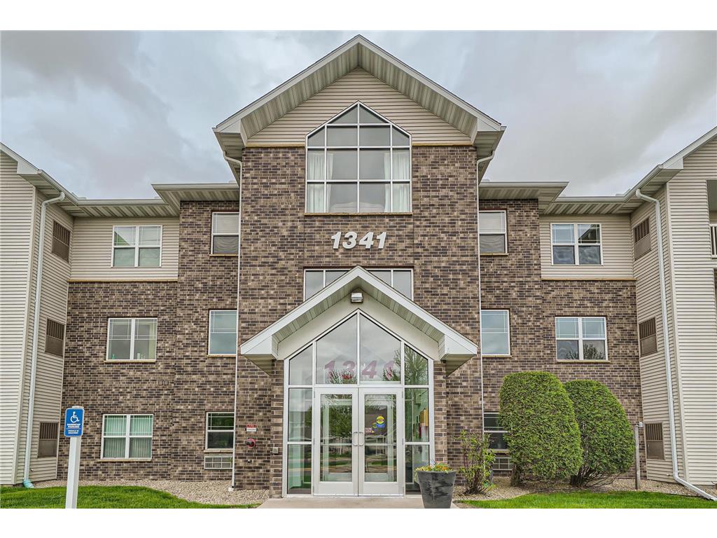 1341 Lake Drive W B310, Chanhassen, MN, 55317 MLS 6374332 Edina