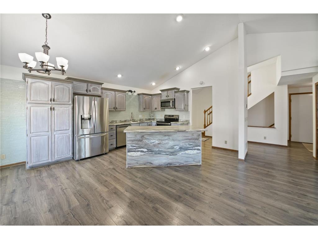 13416 Parkwood Drive Burnsville MN 55337 7020624 image3