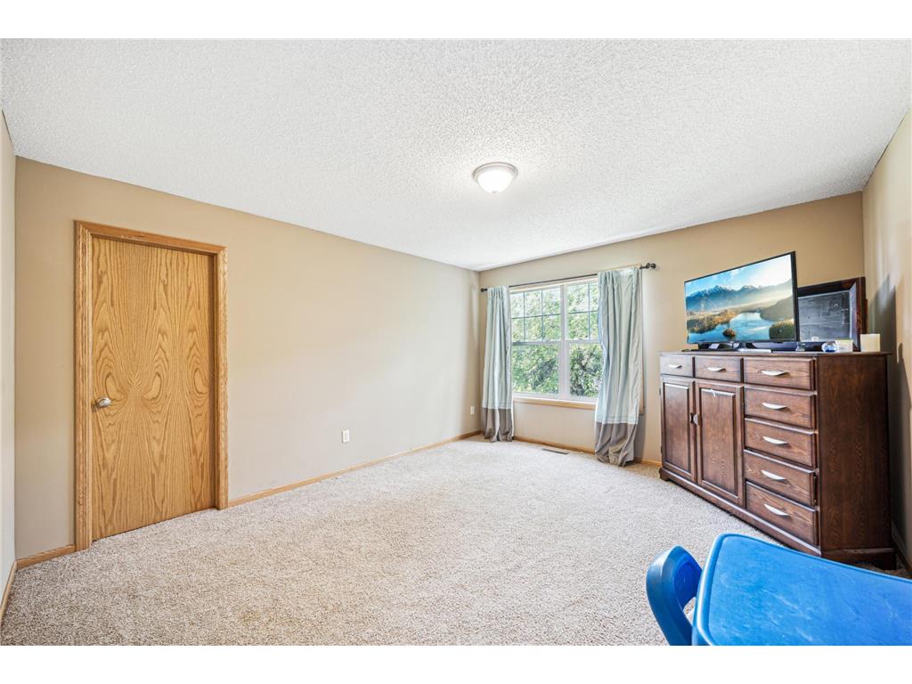 1343 Echo Lake Court, Mahtomedi, MN, 55115 MLS 6551698 Edina Realty