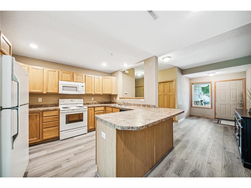 1343 Echo Lake Court, Mahtomedi, MN, 55115 MLS 6551698 Edina Realty