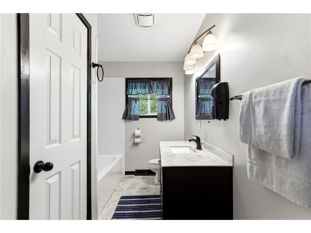 1344 Willow Lake Boulevard Vadnais Heights MN 55110 7106495 image19