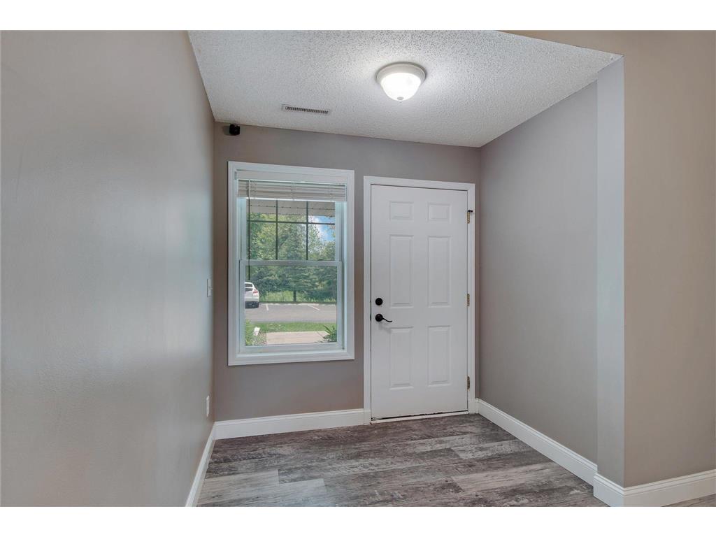 1347 Echo Lake Court, Mahtomedi, MN, 55115 MLS 6572713 Edina Realty