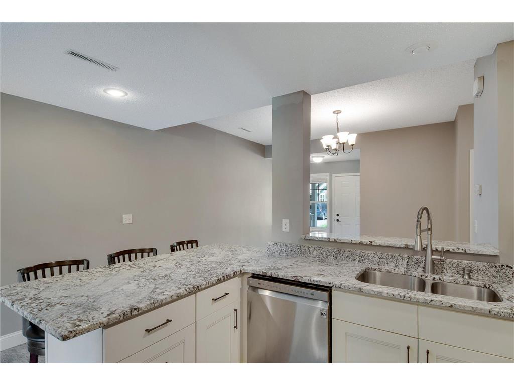 1347 Echo Lake Court, Mahtomedi, MN, 55115 MLS 6572713 Edina Realty