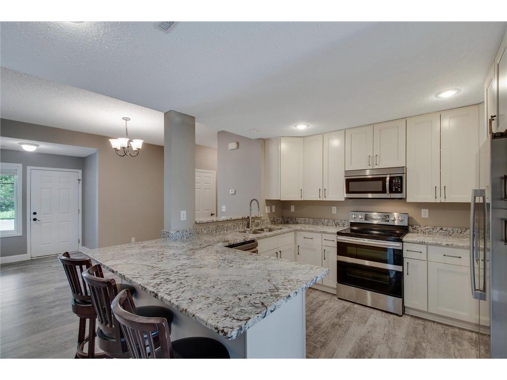 1347 Echo Lake Court, Mahtomedi, MN, 55115 MLS 6572713 Edina Realty